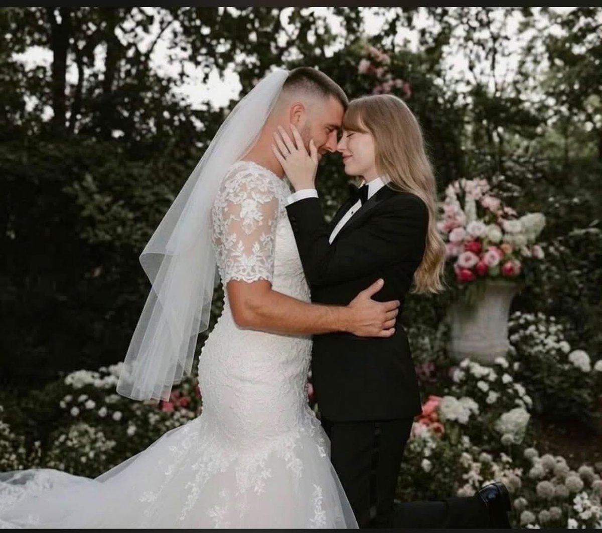 CreasonJana tweet picture
