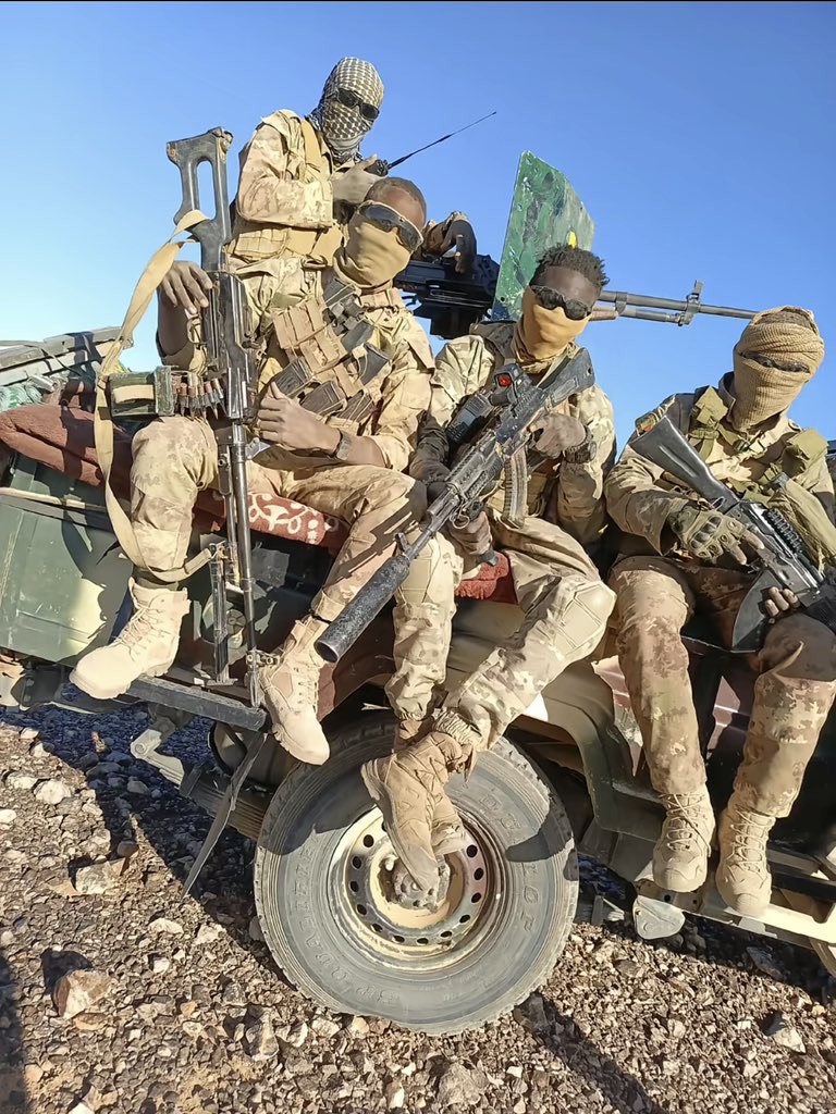 Said_du_Mali's tweet photo. Non, les Forces armées Maliennes et leurs partenaires russes sont incroyables. 🇲🇱💪 
Selon Chodi Ag 🇲🇱🤝 🇷🇺 
Pati sakana ! 🫵🏻🤪😂😳 https://t.co/oqwkfIU2me