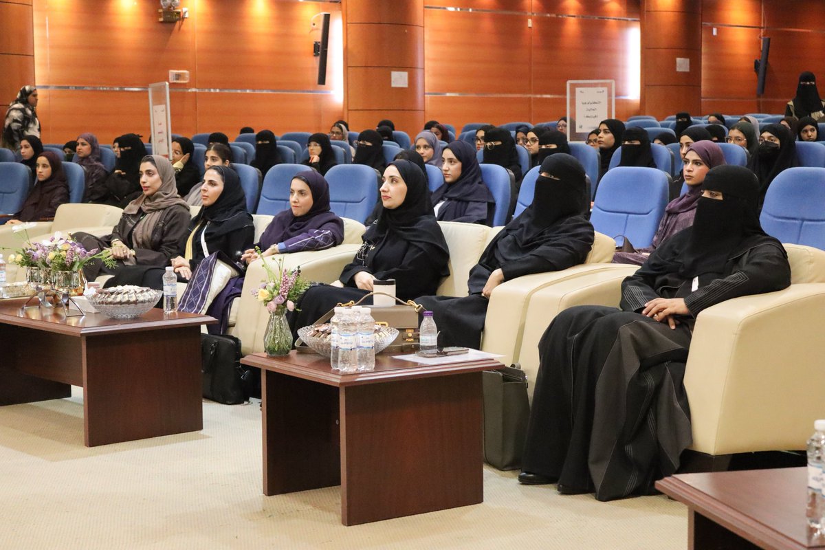 IAU_KSA's tweet photo. مقتطفات من لقاء تهيئة الطالبات، بداية تُبنى فيها الثقة، وتتضح فيها ملامح الرحلة، وتستعد فيها العقول الشغوفة لخوض تجربة علمية في #برنامج_موهبة_الإثرائي_الأكاديمي 2026 بـ #جامعة_الإمام_عبدالرحمن_بن_فيصل

#موهبة_في_IAU https://t.co/82WpXL6emZ