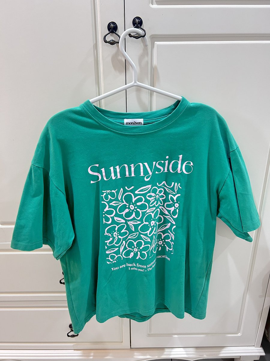 kaidownarak's tweet photo. เสื้อ mon2sun free size ราคา 130
เสื้อสีกรม free size ราคา 100
เสื้อปาดไหล่ free size 199
เสื้อ daddy size xl ราคา 250

#daddyandthemuscleacademy #cintage #ส่งต่อvgh #ส่งต่อstylish  #ส่งต่อเสื้อมือสอง #ส่งต่อvgh  #เสื้อผ้ามือสองราคาถูก  #โล๊ะตู้เสื้อผ้า #ส่งต่อmon2sun https://t.co/MqXu9qZcFz