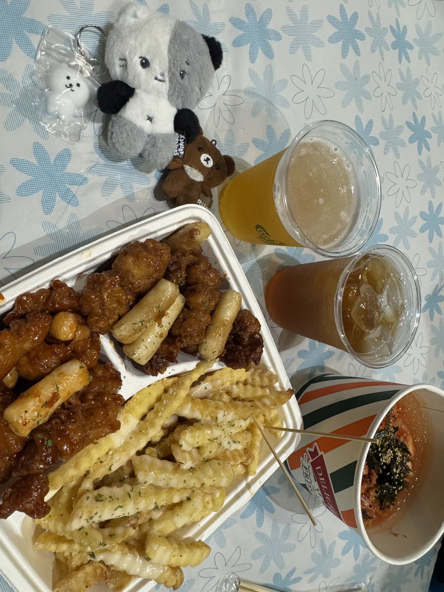 jjyeeeoni's tweet photo. 2일차 ... 둘~셋 팔레트 ㅅㄹㅎ♡ https://t.co/uX142dDqCi