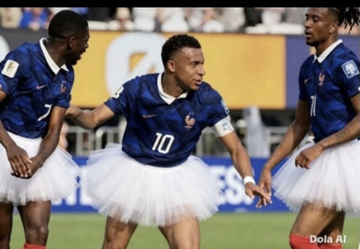he00320's tweet photo. @KMbappe @equipedefrance https://t.co/llObNHiF6Y