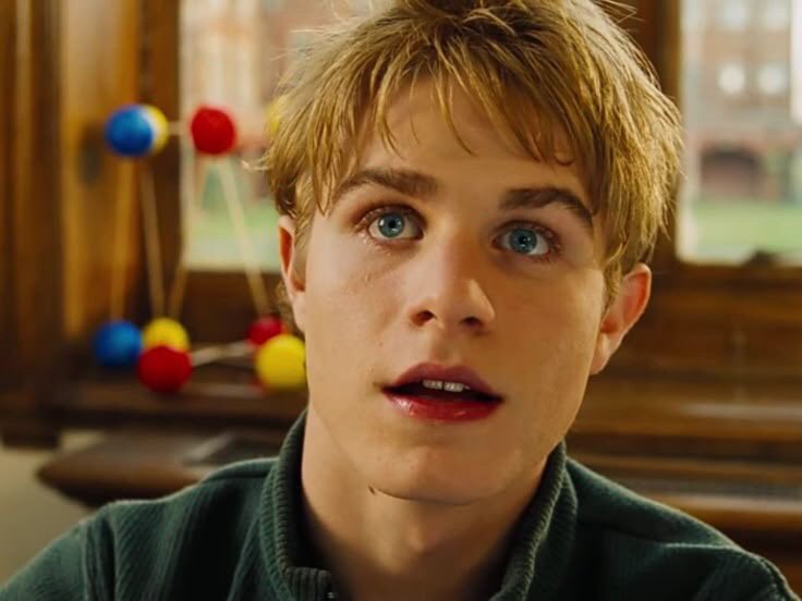 RDrakece's tweet photo. Achei que era o Brady Corbet mais velho https://t.co/mY2BWtmep3