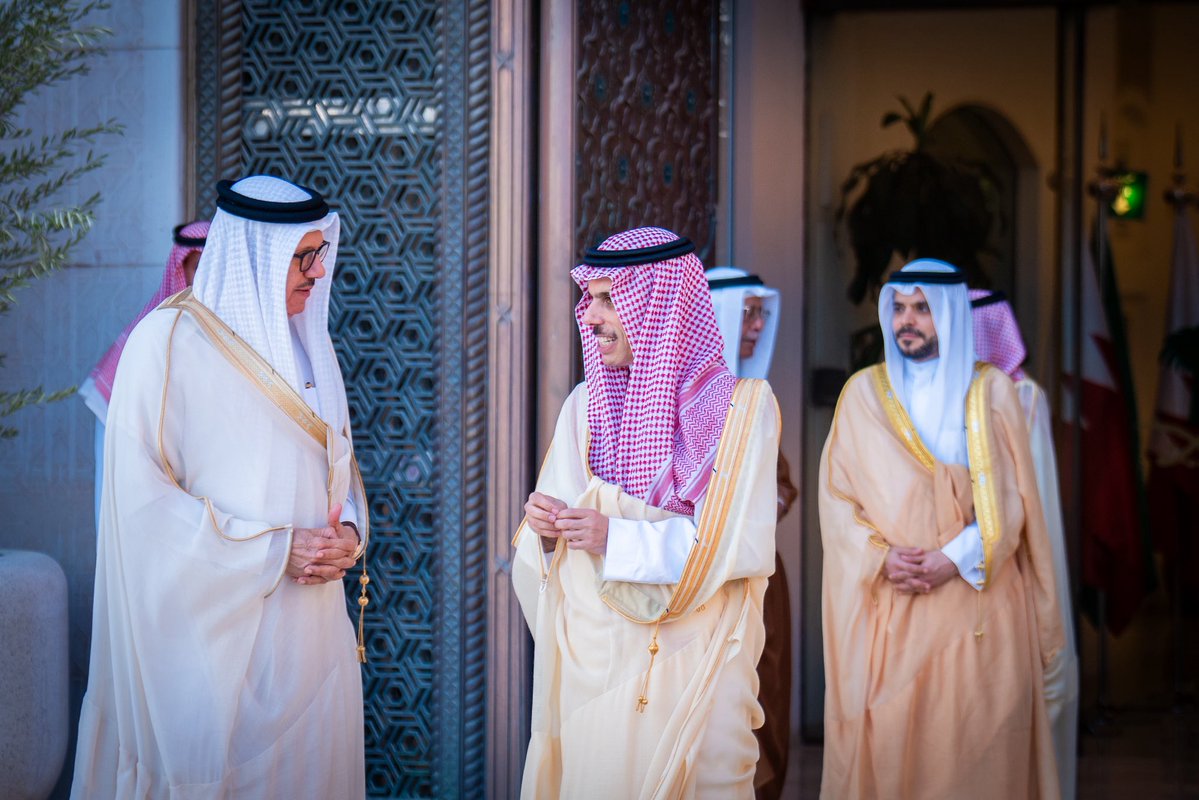 AalkhalifaAb's tweet photo. العلاقات البحرينية السعودية ليست وليدة الجغرافيا وإنما هي إرث راسخ من الأخوة الصادقة ووحدة المصير والثقة المتبادلة وشراكة استراتيجية صنعتها حكمة القيادتين حفظهما الله ورسختها عقود من التنسيق والتكامل لتغدو نموذجًا يحتذى في متانة العلاقات بين الدول الشقيقة

حفظ الله المملكتين 🇧🇭🇸🇦 https://t.co/VmYf0gN3IH