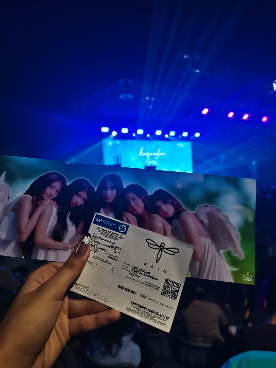lxvingmo's tweet photo. went ko kazaiahan fest last night and I had so much fun.

as a baby zaia teh sobrang nag-enjoy talaga em kahit di kami nakalapit ng jowa ko nung umikot na yung kaia, ending nakikiheart na lang kami from our seats, but still super sayaaa, love u mga teh @KAIAOfficialPH https://t.co/Fm64hV2Ti1