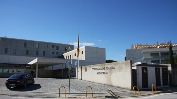 ApdhcroOrg's tweet photo. Que por medio del presento escrito  @ApdhcroOrg   presento denuncia contra D. Francisco Teje Delgado, inspector jefe de policía de la UCOT de la jefatura Superior de Andalucía Occidental con Sevilla. Por retener la declaración de Marcos y Pepe Núñez Fdez #justiciaMarcos @coe @hrw https://t.co/nF4X1tI2DS