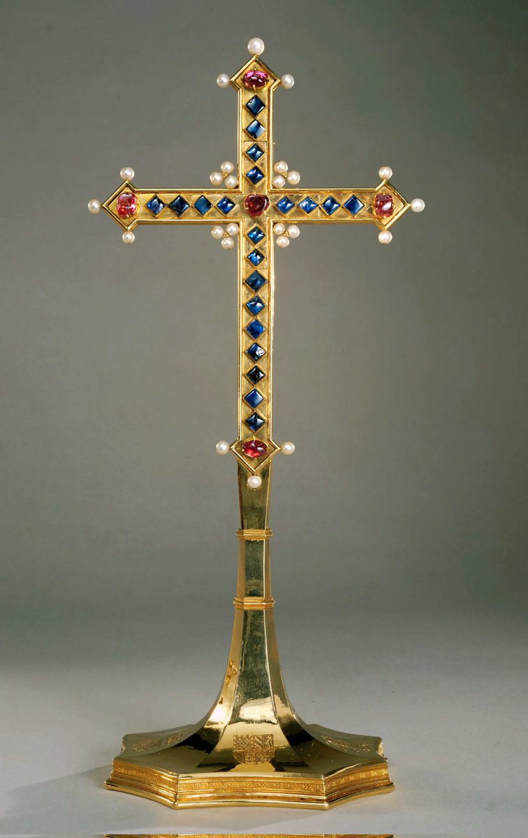 solas_na_greine's tweet photo. Oath Cross of the Order of the Golden Fleece, a Catholic order of chivalry founded in Bruges by Philip the Good, Duke of Burgundy, ca.1430 https://t.co/tIHLQv5Lws