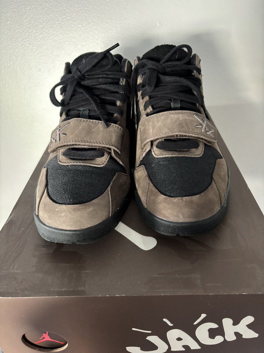 Frittsee_'s tweet photo. @SellKicksSunday Jumpman Jack Size 11. Worn 2x. $160+4% Invoice Fee. Add $10 for west shipping. https://t.co/CunlHuTt6Z