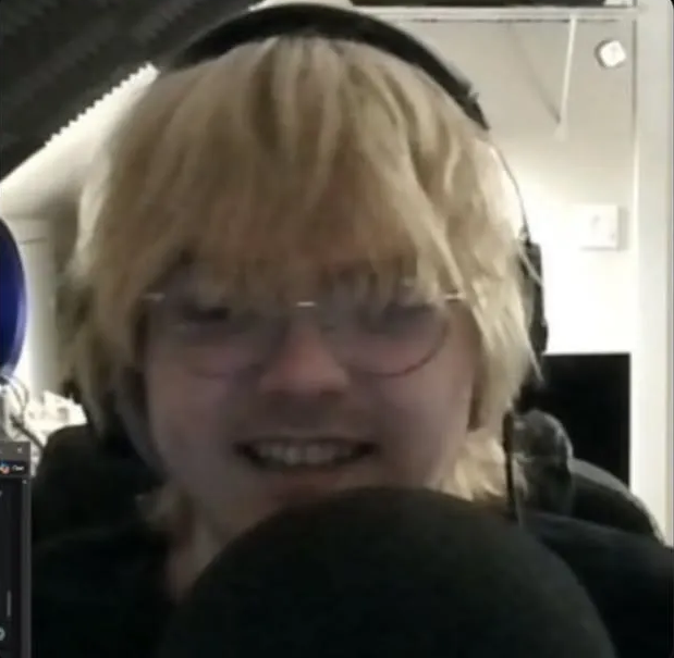 AnsemBagworking's tweet photo. WE FEED HONEST CHUD BUT NOT ME WE FEED COOL DEV AND NOT ME I DONT RUGG I DONT FARM FROM 2K-100K. DO NOT FADE ME. WHOS MORE BULLISH ANSEMS TWIN OR THIS CHUD. DONT FADE MY NEXT ONE. https://t.co/laHU0GZjCO