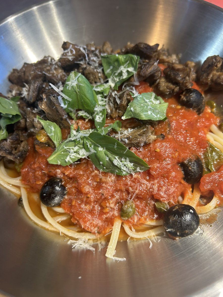 SbonnerABV's tweet photo. Homemade Puttenesca pasta with grilled “steak tips” from @BeyondMeat with a bottle of Washington State Cab from 2020. Quick healthy lunch. #wine #puttenesca #beyondmeat https://t.co/ynltOph2kJ