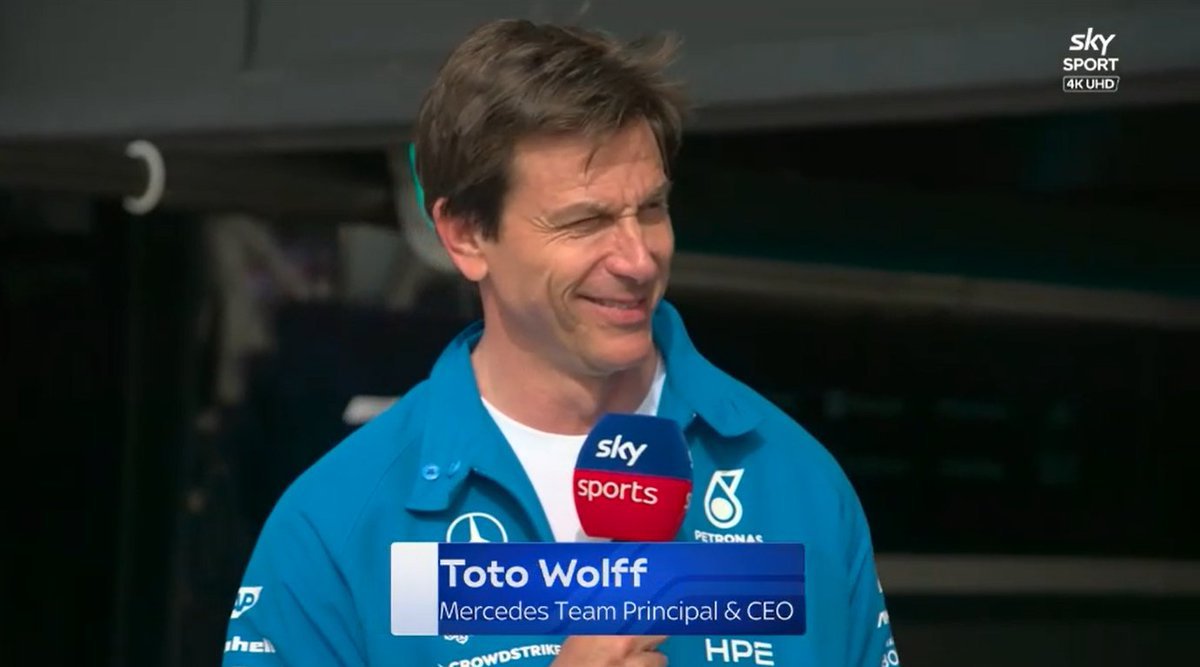 LH44NEWS's tweet photo. Ele não tem nem vergonha na cara. Toto Wolff sobre o Safety Car:

“Preferiria que tivesse sido em 2021, mas foi bom ver as regras sendo cumpridas.” https://t.co/VY3s4vEMY9