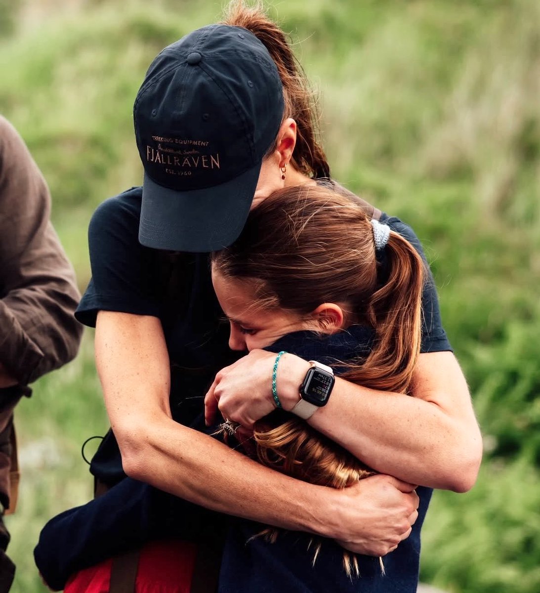 RoyallyBelle_'s tweet photo. I’m sobbing 🥺😭

Princess Charlotte’s reaction to seeing her mum after Catherine completed the Three Peaks Challenge for the Royal Marsden Cancer Charity. https://t.co/vyx80eQa2s