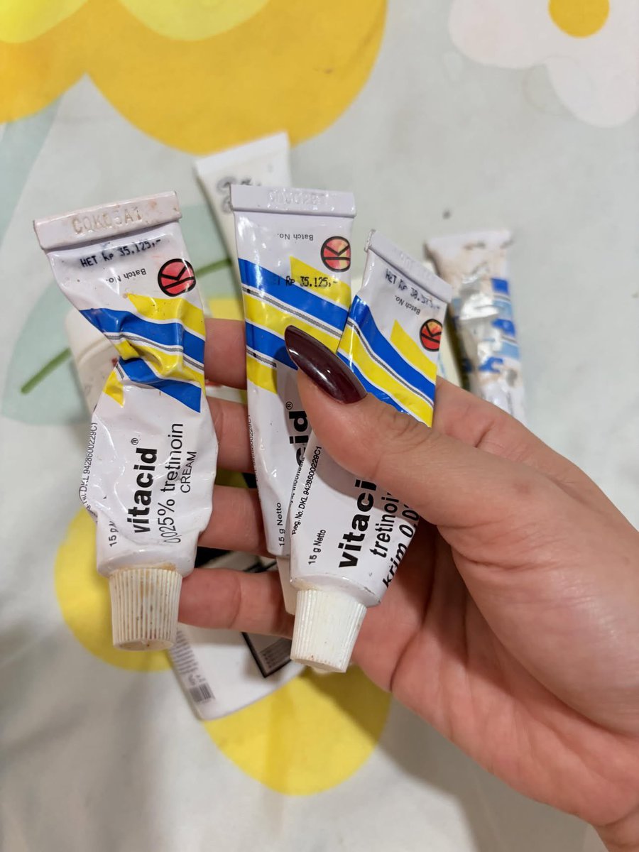 sayangkamoeeee's tweet photo. In this economy cuma pake skincare apotek aja ternyata hasilnya gong😍￼ https://t.co/Iw9ISrgEzm