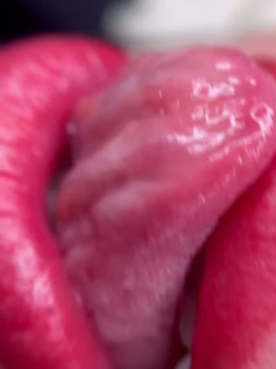 muan155's tweet photo. @mgodxlr1 💋💋 https://t.co/pRErn9ZrGM