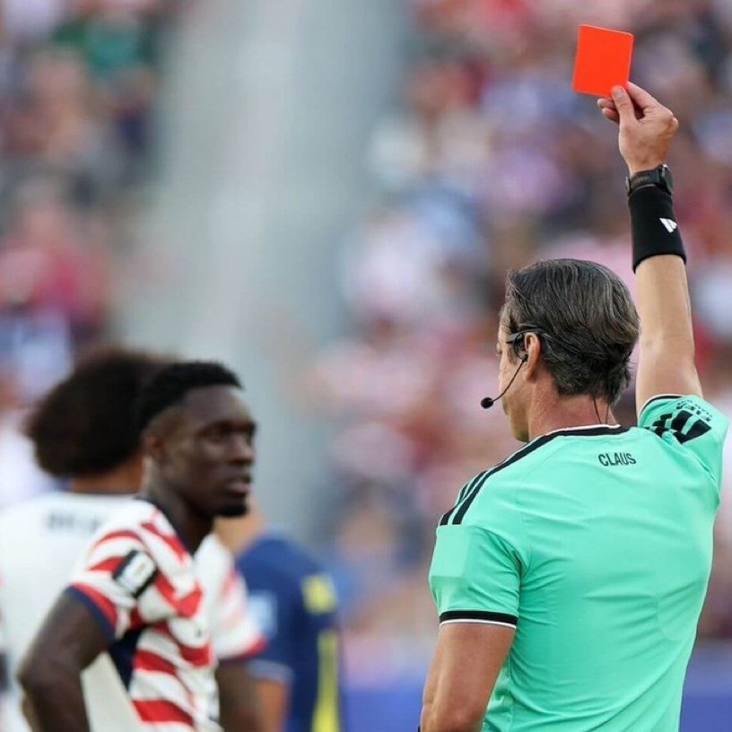 centregoals's tweet photo. 🚨🚨| BREAKING: Folarin Balogun's one-game red-card ban has been 𝐒𝐔𝐒𝐏𝐄𝐍𝐃𝐄𝐃 — he WILL play USMNT's Round of 16 vs Belgium. 🚨🇺🇸

[@TheAthleticFC] https://t.co/rR4nrLKLYi