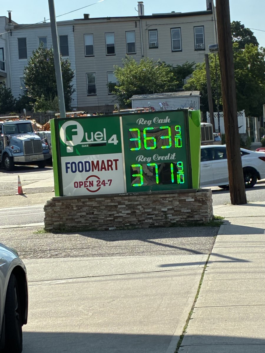Acasillas6's tweet photo. Gas going DOWN And DOWN to under $3.00 … https://t.co/mh1bSQ5pMS