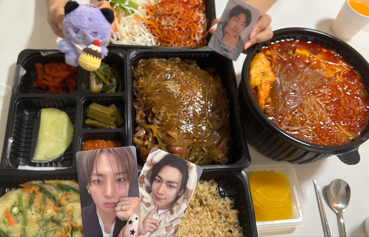 bellinghamgood's tweet photo. #엄링벨귀족식사 오늘 하루종일 먹기만햇어요 https://t.co/CNvkUJNtwY