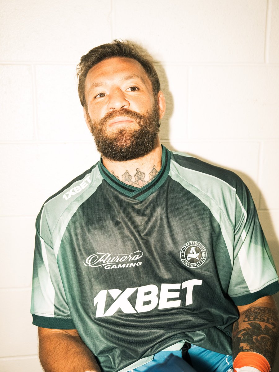 mcgregorufc22's tweet photo. Conor McGregor looks LOCKED IN right now 👀

#UFC329 https://t.co/mw7LmXrLFj