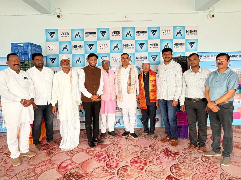 PatilBjp1's tweet photo. आज जनपद पंचायत #बुरहानपुर के ग्राम #इच्छापुर में श्री विजयकुमार जैन जी के नविन प्रतिष्ठान #MIshriiindustries  के शुभारंभ अवसर पर सम्मिलित होकर मंगलमय शुभकामनाएँ प्रेषित की ।

!! बाबा हनुमान जी से आपके उज्जवल भविष्य की कामना करता हूँ !!

BJP4BurhanpurBJP Madhya Pradesh https://t.co/9m8sbHYSHY