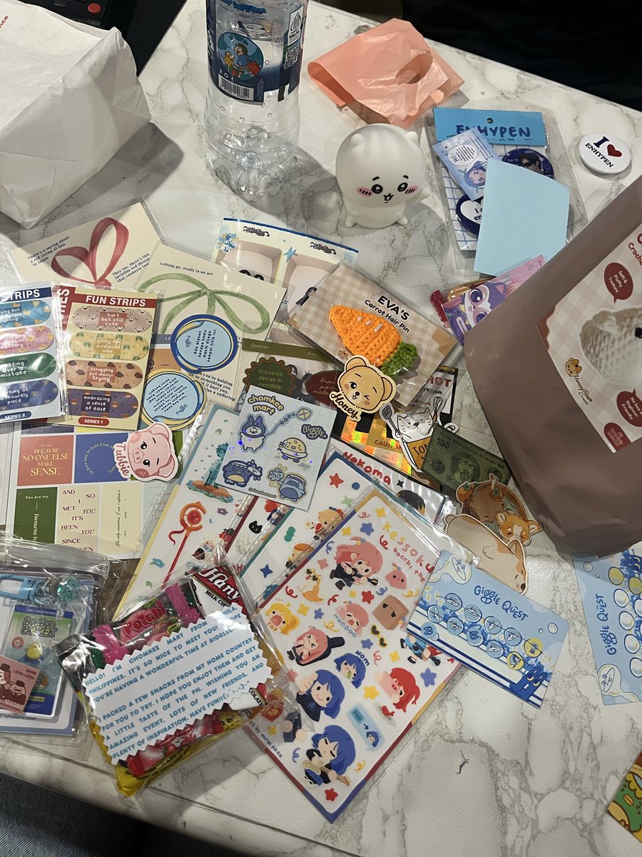 arinyxia's tweet photo. Biggledot art market haul! https://t.co/GhQgAn3yRD