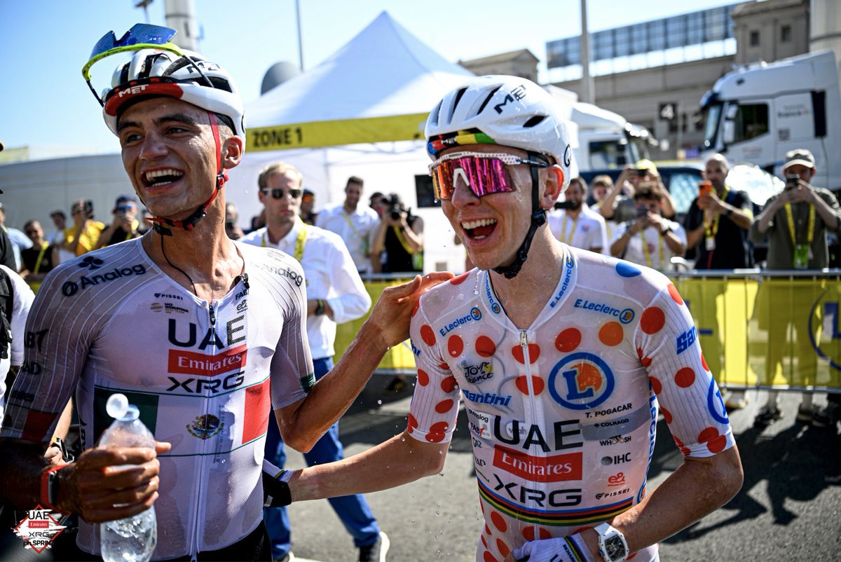 TeamEmiratesUAE's tweet photo. Pogi, hermano ya eres Mexicano 🫂🇲🇽

That’s brotherhood at @LeTour 🥇🥈

#WeAreUAE | #TDF2026 https://t.co/CvalmIIN2s