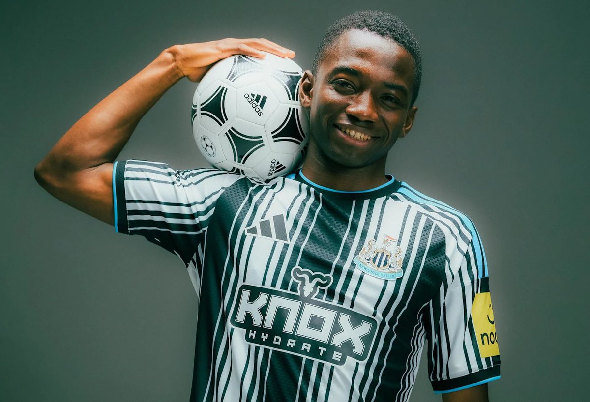 andysixsmithtv's tweet photo. 🚨 BREAKING: Newcastle complete the signing of highly rated winger Bazoumana Toure from Hoffenheim. 

💰Undisclosed fee believed to be in the region of £40 million for the 20-year old Ivory Coast international. 

👀 Really intriguing signing this; Toure is rapid, one of the most highly rated dribblers in the Bundesliga last season - and described to me as a player who has a, ‘really high ceiling in the game’

🗣️ Toure: “It was my dream since I was young to play in the Premier League for a big team like Newcastle. Newcastle is like a family, which will help me show my best on the pitch. I will give my best every single day for this shirt.”