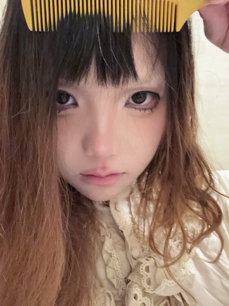 Grunst111's tweet photo. 拍完这张照片后的三个小时 因外面突降大雨于是狂奔六百米狼狈回家。 https://t.co/06CVMhlzcl
