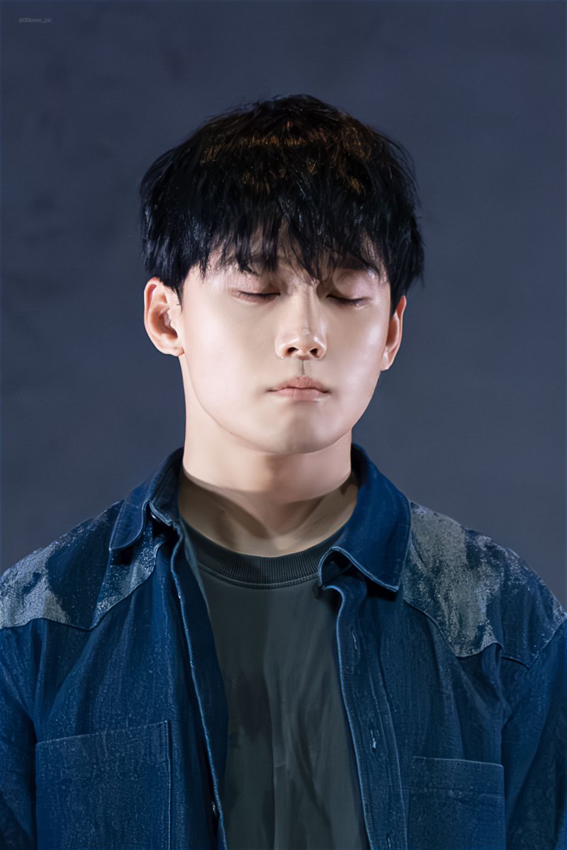 BBeeee_pic's tweet photo. 260704낮 종의 기원 커튼콜
한유진 / #이종석

살해당할 이유가 엄마에겐 전혀 없어 https://t.co/z0qbWTjohD