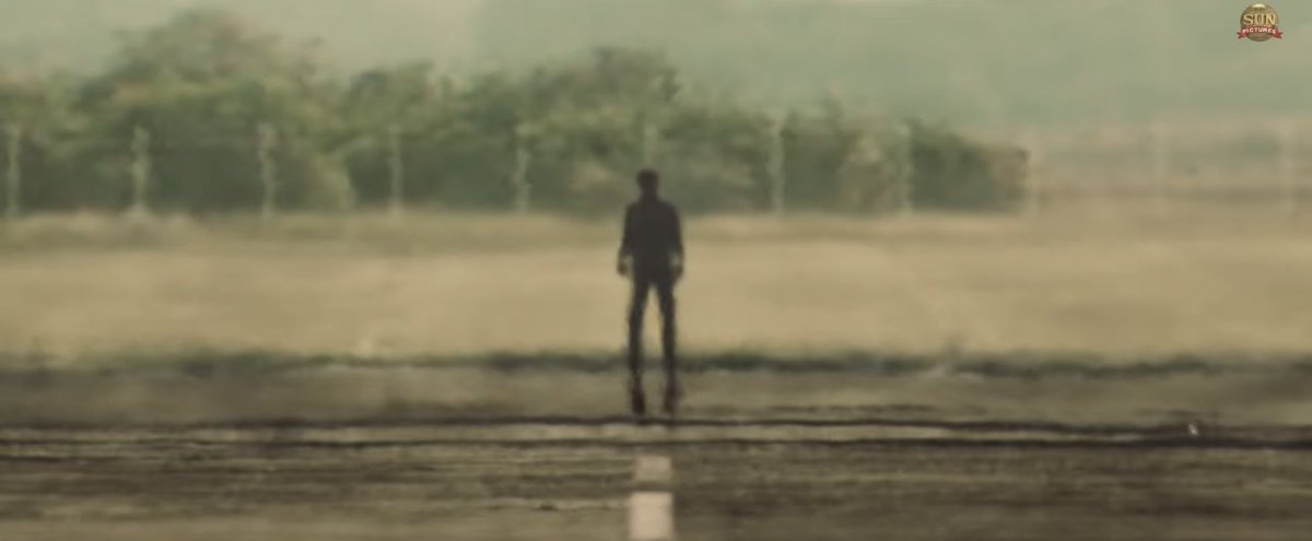 alien_987's tweet photo. யாரு சொன்னா ரஜினி நடந்து வந்தாலே போதும்னு.. வத்தா blurred silhouette ஏ போதும்…

Very unusual imaginary… எனக்கென்னமோ Nels அந்த truck flip scene மாரி ஏதோ ஒன்ன கிண்டி வச்சிருப்பான்னு தோனுது.. https://t.co/ia1k3zDnGF