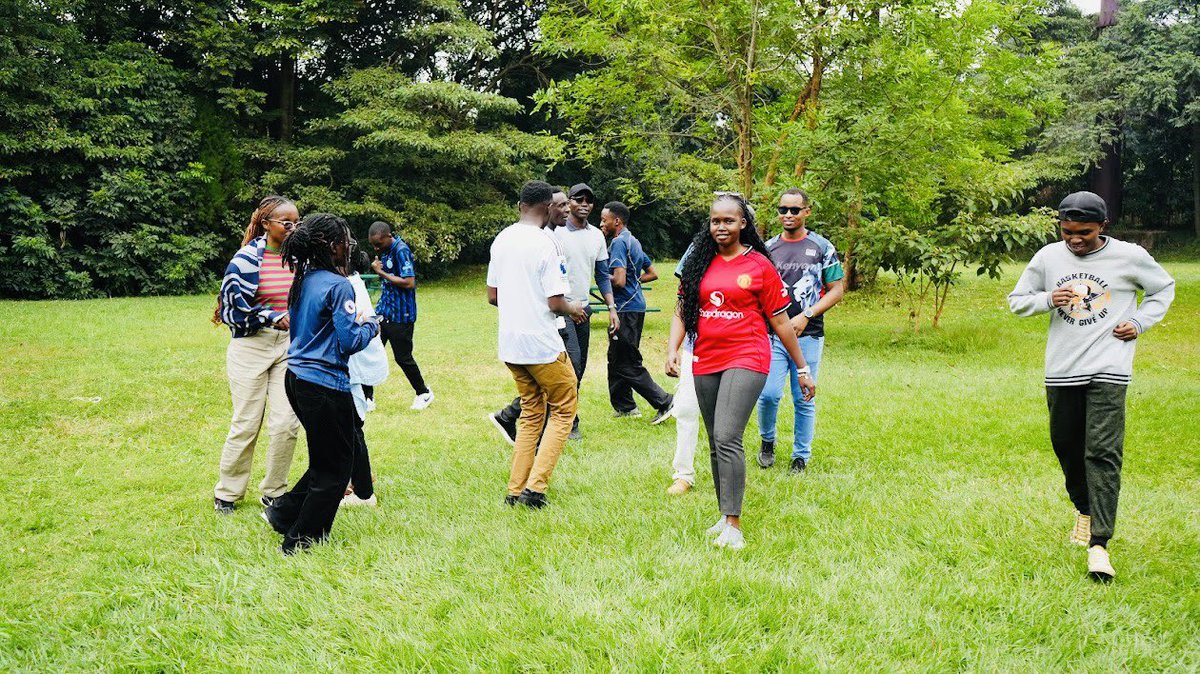 OkowaNashon's tweet photo. YESTERDAY I enjoyed playing with some of my past #NOMP mentees. Play doesn't just help us to explore what is essential. Play is essential in and of itself. https://t.co/KXIEnoSxCk
