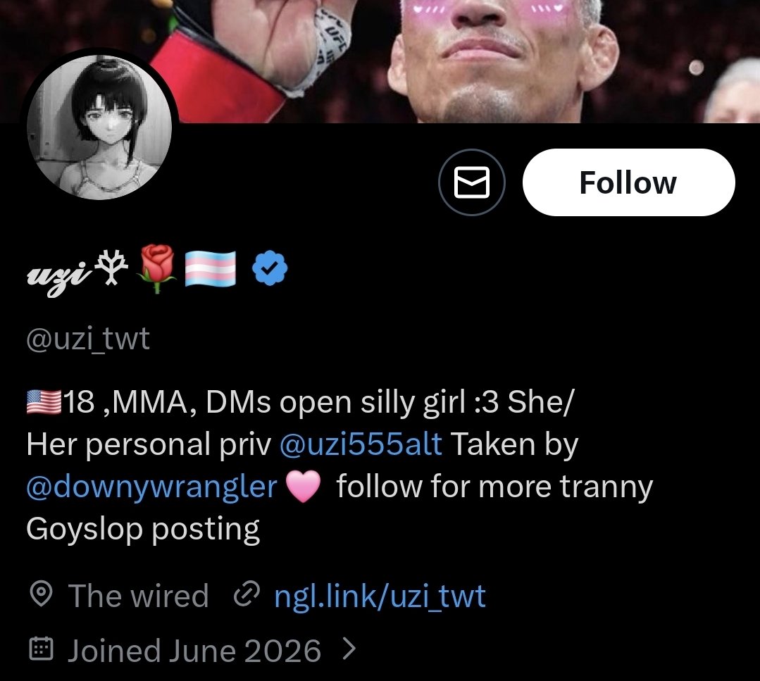 LemonySwirls's tweet photo. He's dating a man????? 💔💔💔 https://t.co/ErDsqCAlGI
