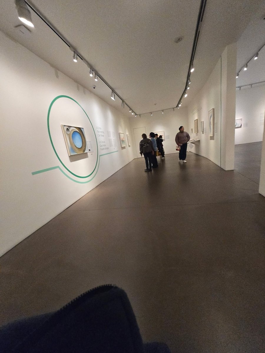 PamelatheActres's tweet photo. Looking around in Georgia O’Keeffe Museum from May #vacation in #santafé #newmexico #trip #georgiaokeeffemuseum https://t.co/FHUz4VuOoy