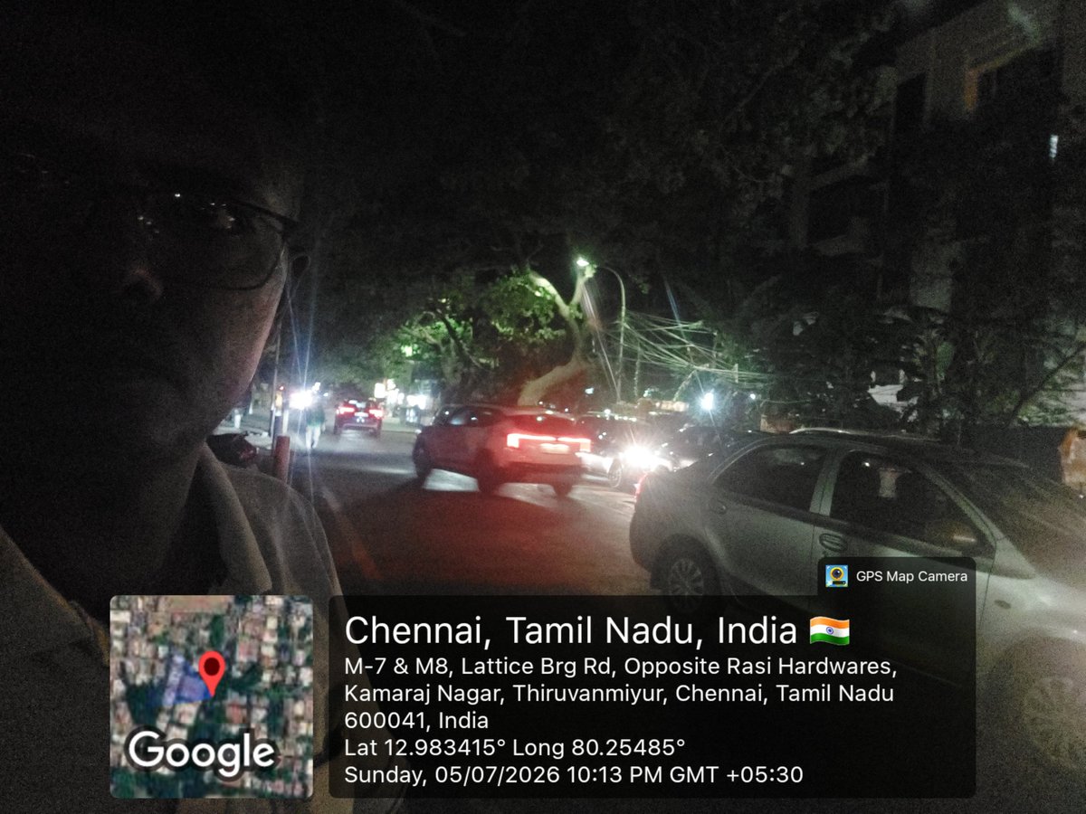 malarhOo's tweet photo. This area is barricaded , one way until Saturday night. Now more traffic @ChennaiTraffic https://t.co/MnuQKXnEbi