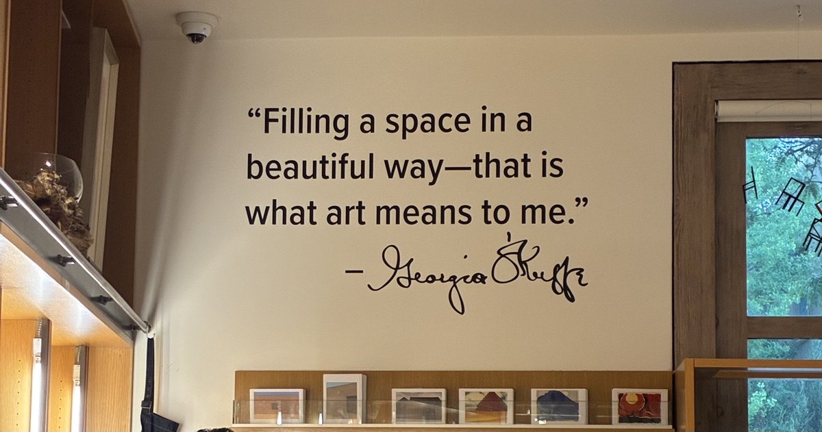 PamelatheActres's tweet photo. Looking around in Georgia O’Keeffe Museum from May #vacation in #santafé #newmexico #trip #georgiaokeeffemuseum https://t.co/FHUz4VuOoy