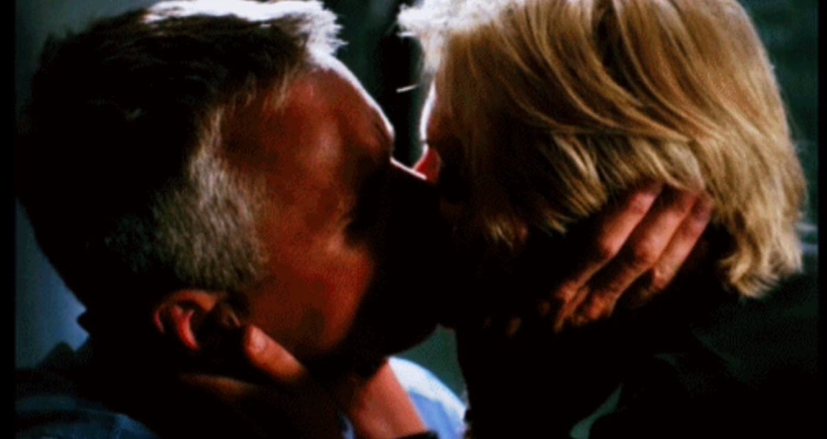KnuckleKnee's tweet photo. @PrimeVideo Tension 101 #SaveStargate https://t.co/wQahbawStF