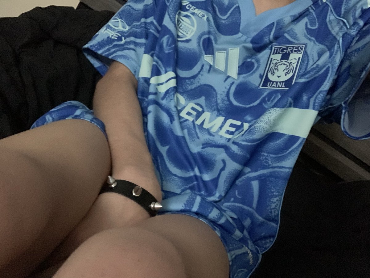 marteowo_2's tweet photo. Today, i feel super lazy and just wanna listen to music 
#femboy https://t.co/h5c1p8s7RG