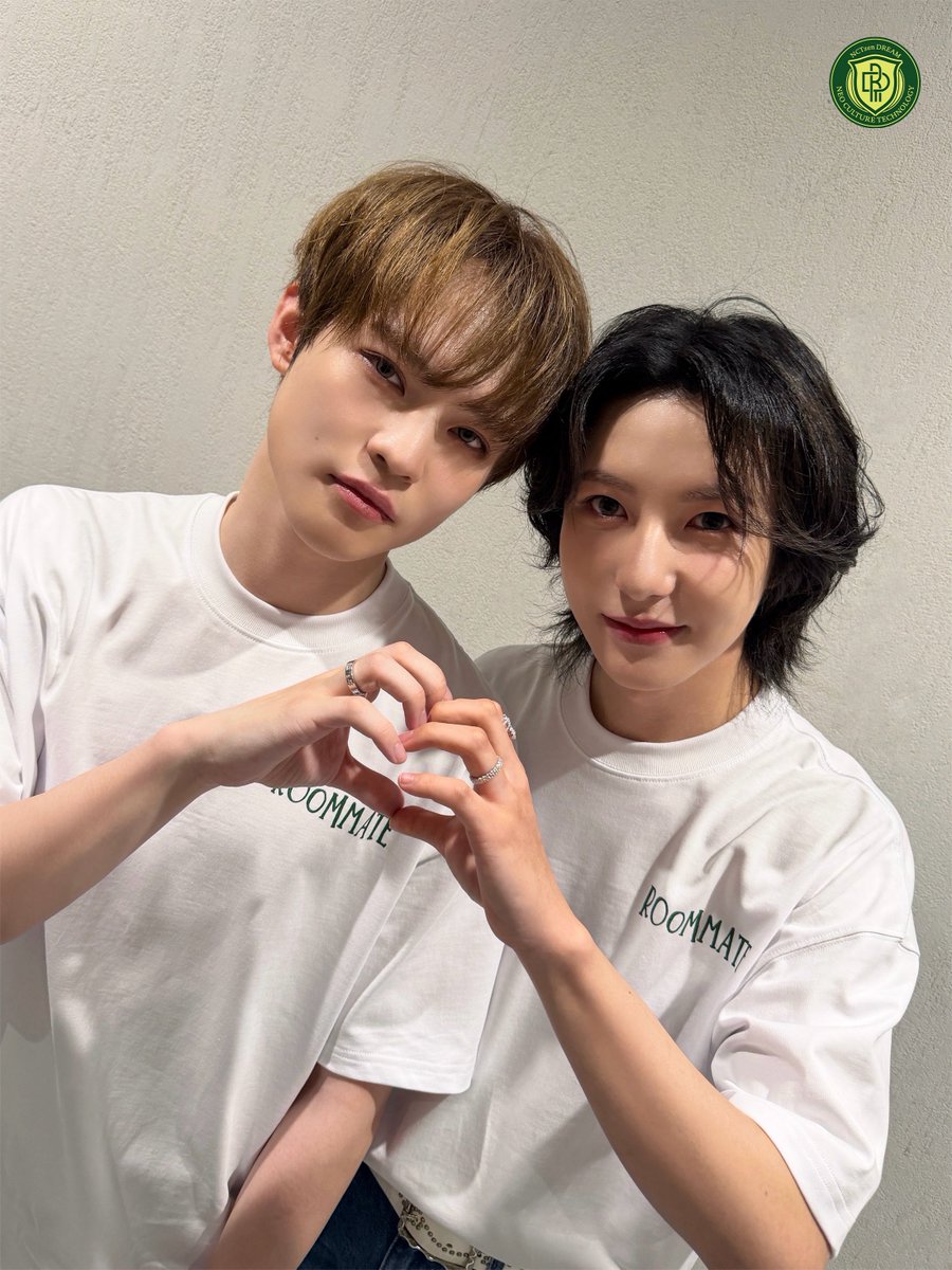 ZCLFEED's tweet photo. nct dream weverse update with #chenle &amp; renjun 🤍 https://t.co/3kZDu5RhBx