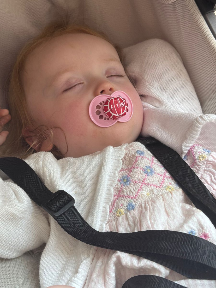 coledavsion1988's tweet photo. Father in law's been to metro centre today armed with stickers. Even the bairn wasn't safe 🤣 #safc #ftm https://t.co/tcqoUwJqiR