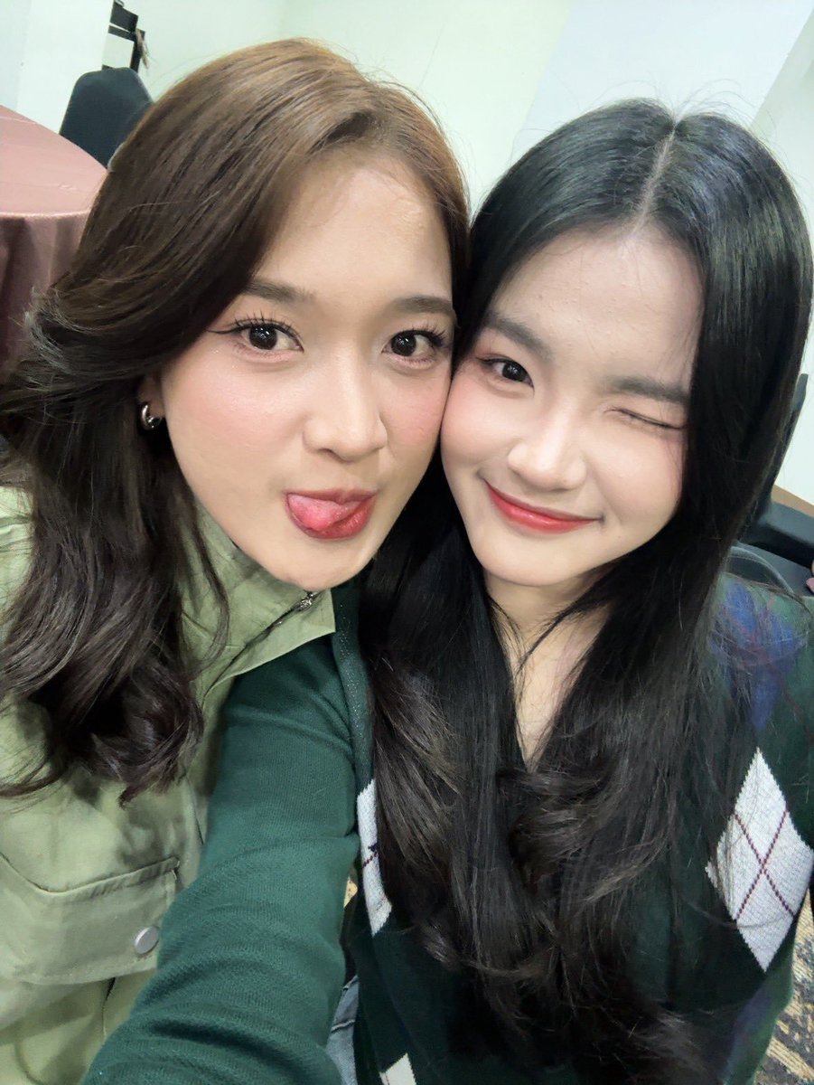 nvrlveu's tweet photo. 💚 https://t.co/LAnozVHs93