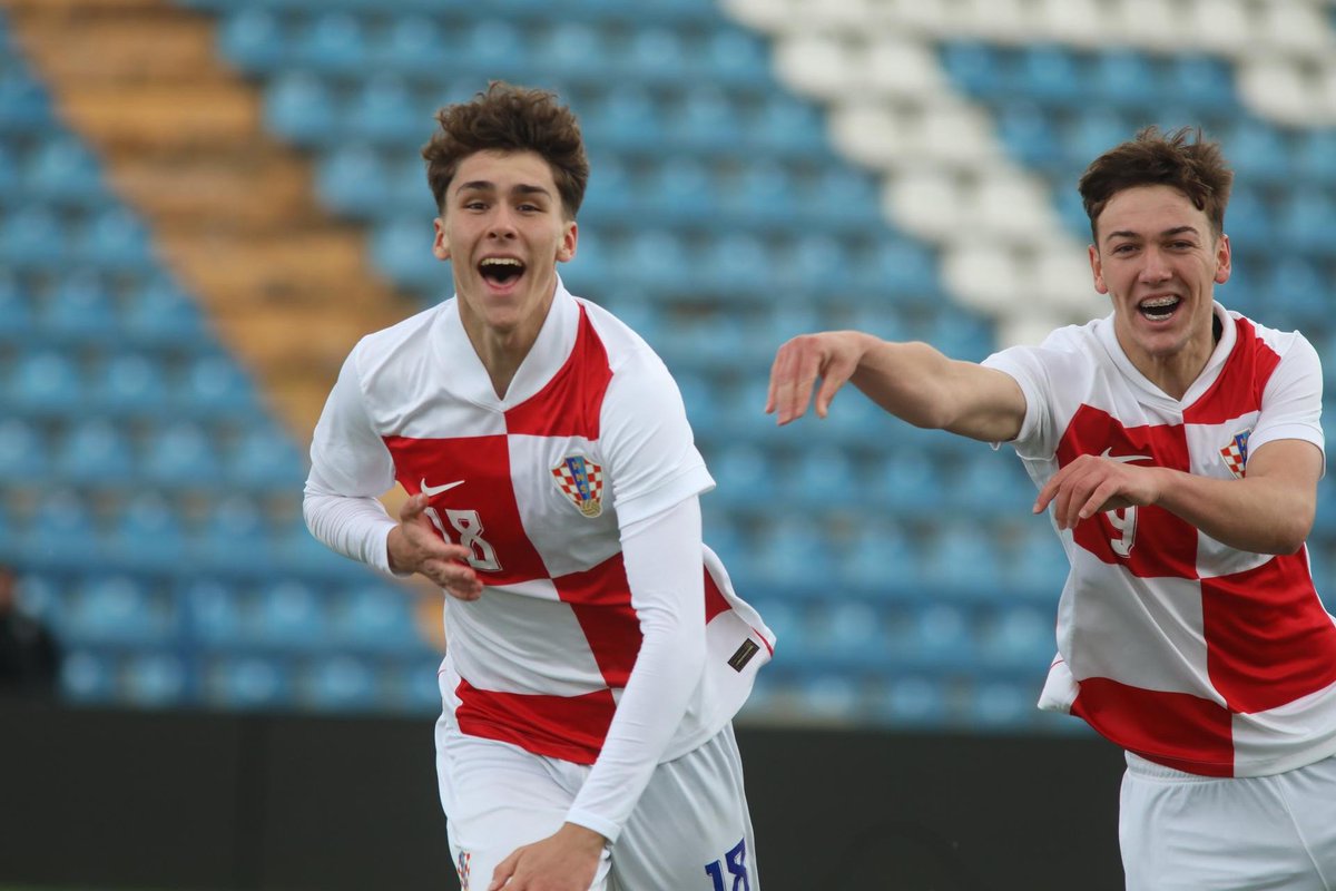 bernardjurisic's tweet photo. Hrvatska U19 reprezentacija pobijedila je Srbiju 3:0 i plasirala se u polufinale Europskog prvenstva!

👊🫡🇭🇷 https://t.co/JzSXFoJ1pp