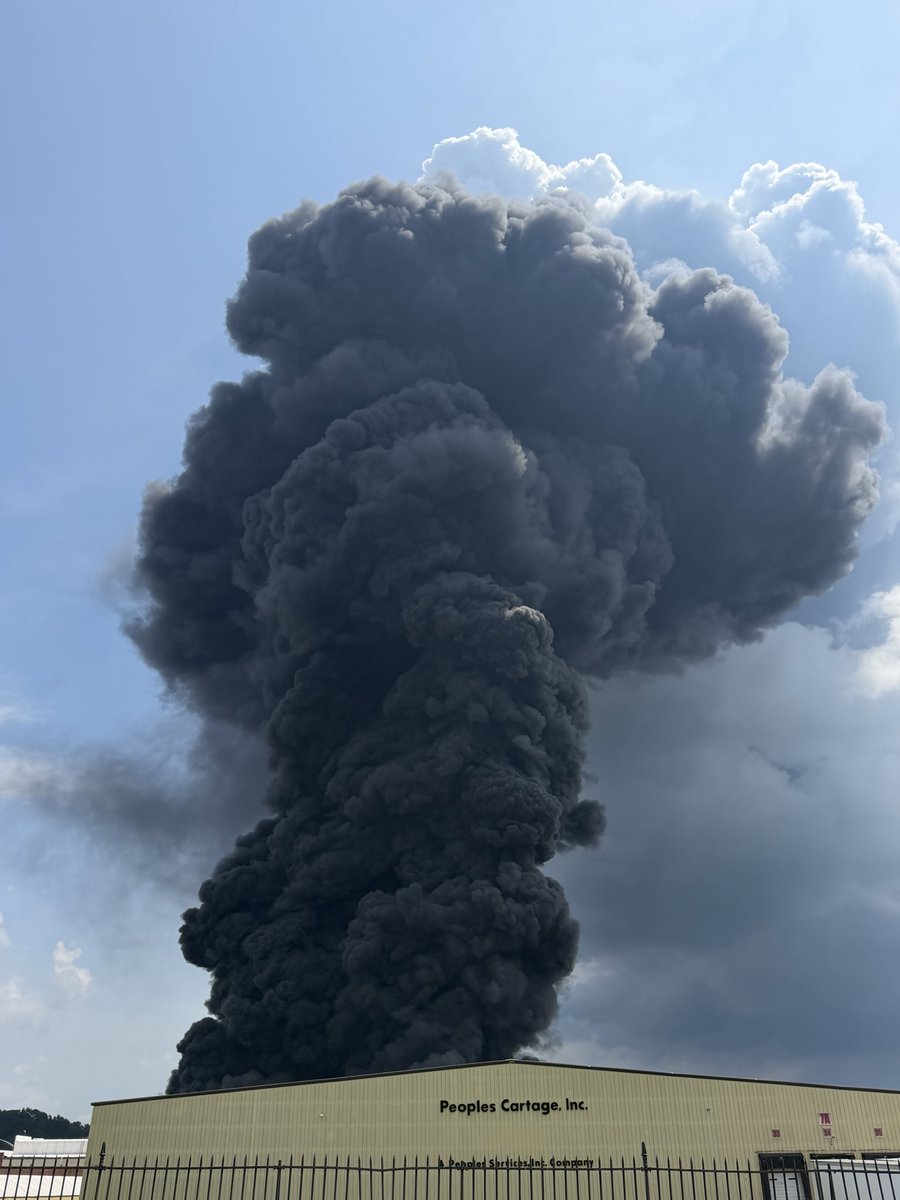 MorriseyWV's tweet photo. On site in Parkersburg at the fire— over two dozen agencies are on the ground managing the situation. We will report more as we learn more. https://t.co/pktUsPaQKa