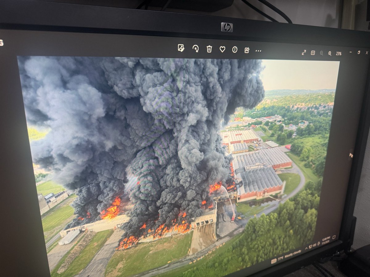 MorriseyWV's tweet photo. On site in Parkersburg at the fire— over two dozen agencies are on the ground managing the situation. We will report more as we learn more. https://t.co/pktUsPaQKa