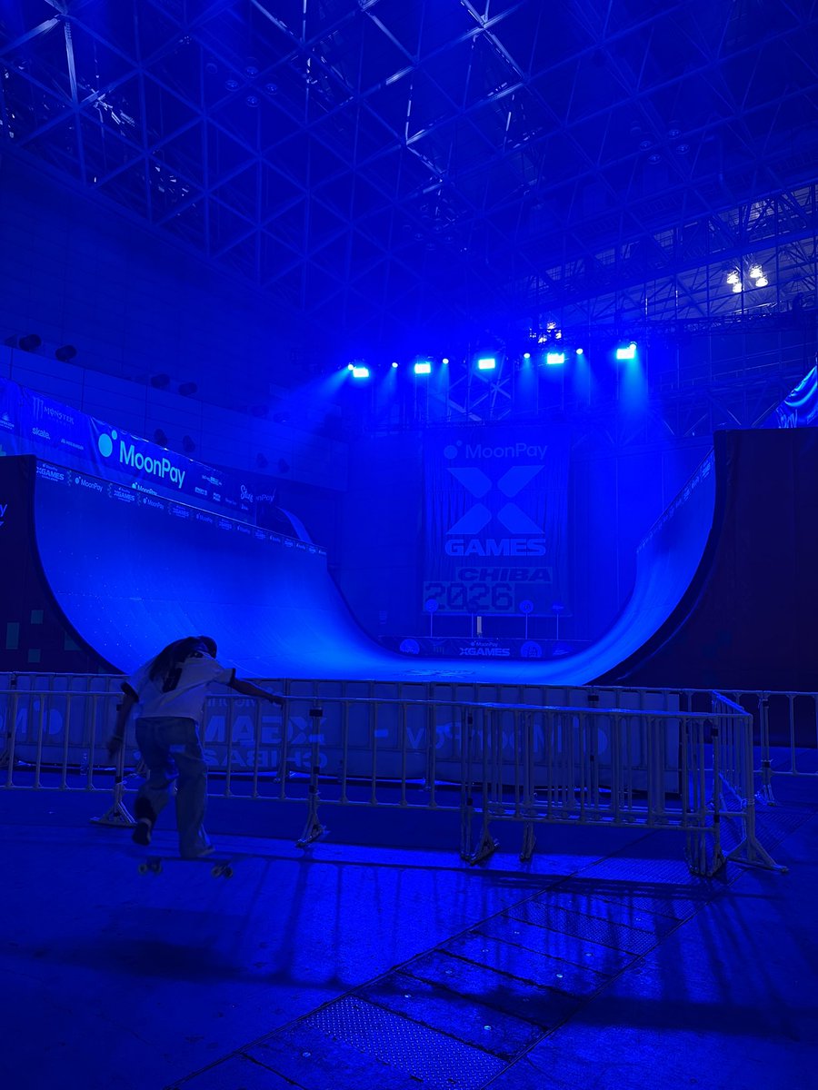 ognatnatas's tweet photo. X Games、2024年に続いて2回目だけど、スケボーやってる小さい子やその家族もたくさんいて、とても楽しくいい雰囲気だけど、Xの検索結果がライブのアイドルの話ばっかりで、集客を見込んでアイドル出すのが本来の集客したい層に結びついてなくて、本当に残念だなと思う。 https://t.co/7fm534OluQ