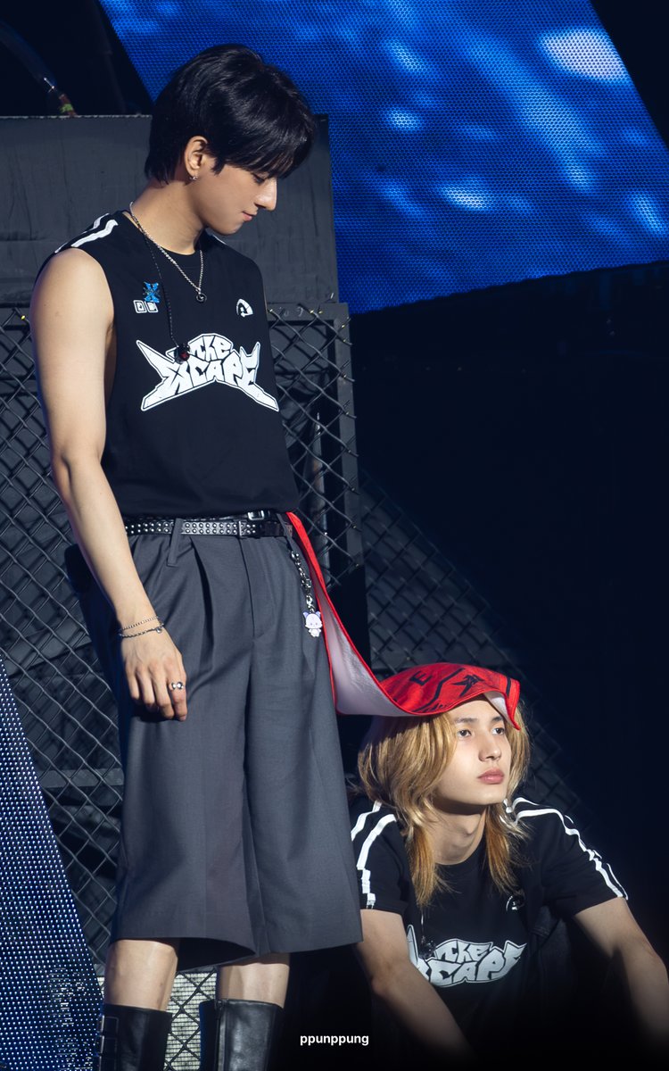 ppunppung4084's tweet photo. 260628 The Xcape 써머콘

드가연
#XdinaryHeroes #엑스디너리히어로즈 #Gaon #가온 #오드 #Ode #Jooyeon #주연 https://t.co/BSlZU5B3sZ
