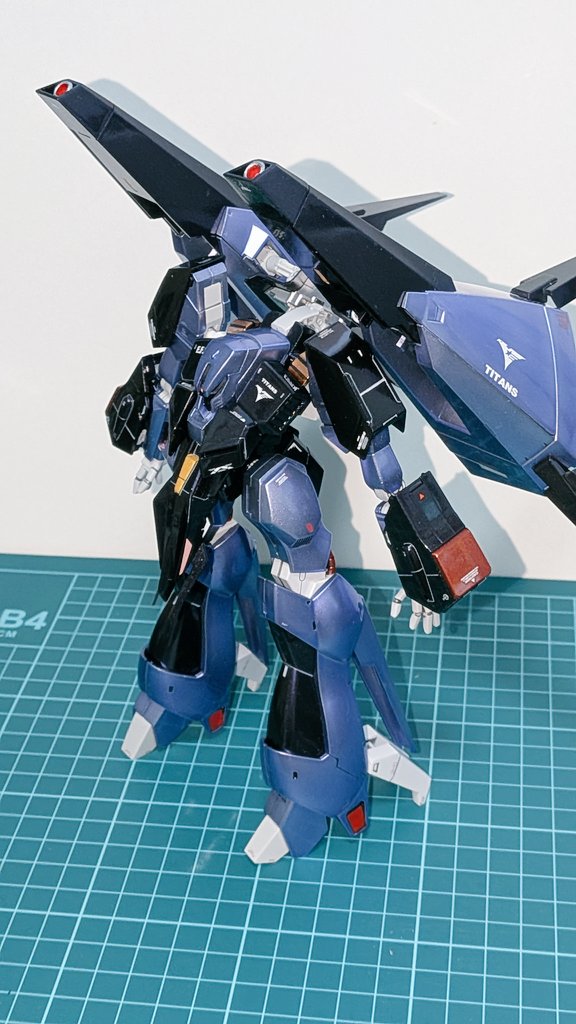 LapisPgr's tweet photo. HGメッサーラ君完成
この時期はエアブラシ使える日が少ないから大分遅くなった
バーニア系は頑張ったつもり https://t.co/UIkZMnJZmV