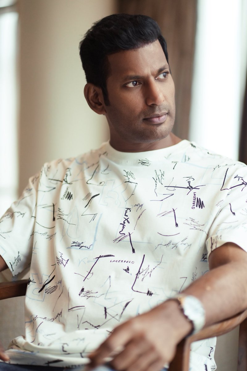 VishalKOfficial's tweet photo. Glimpse from my recent visit for the Makutam second single launch prior to the meet &amp; greet with my fans from all over Ap telugana, always a blessing and a pleasure catching up. Meeting them sharing stories and feeling their love 
Styling @utharamenon5 
Photography Pushpak https://t.co/ia4ESK11Nr