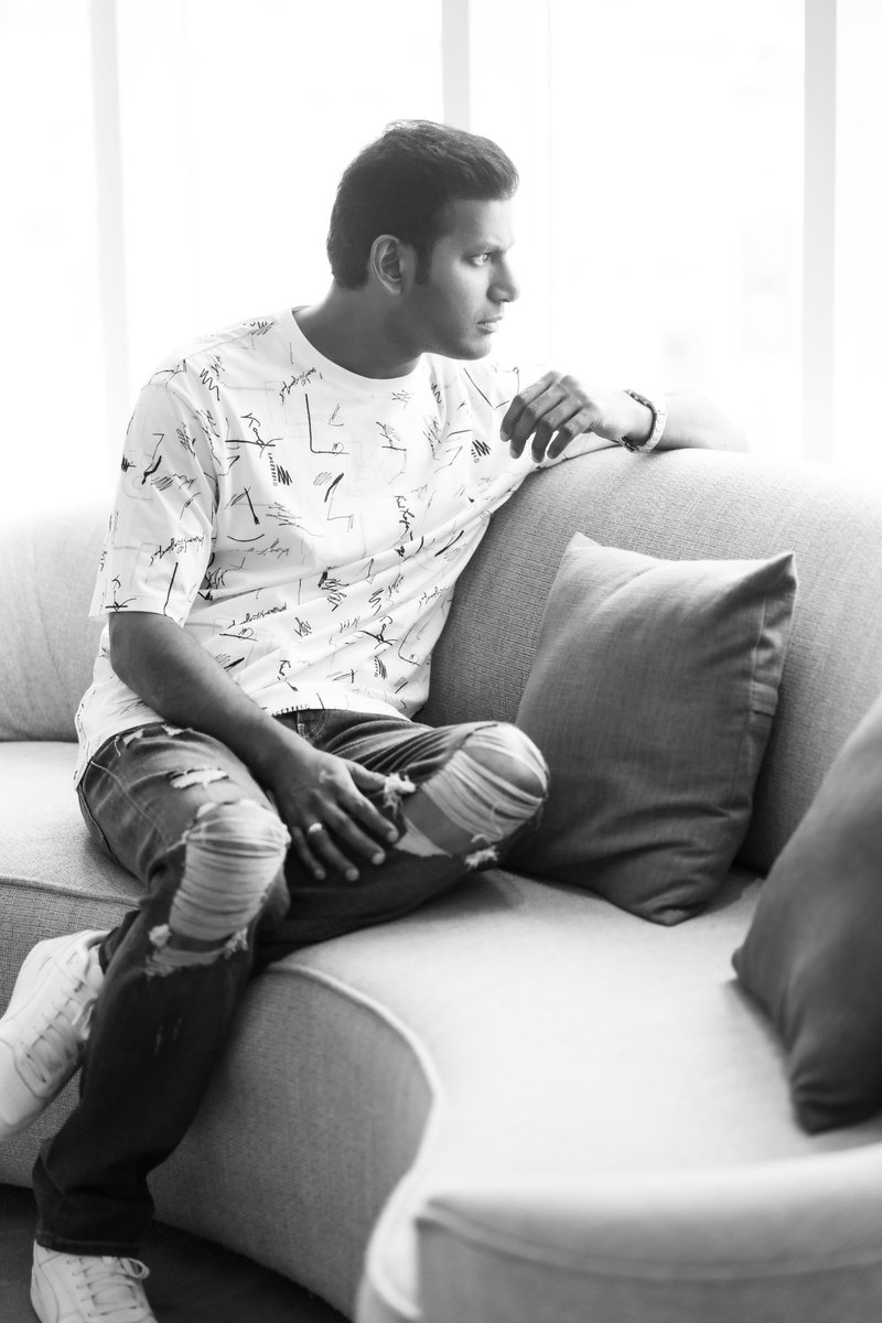 VishalKOfficial's tweet photo. Glimpse from my recent visit for the Makutam second single launch prior to the meet &amp; greet with my fans from all over Ap telugana, always a blessing and a pleasure catching up. Meeting them sharing stories and feeling their love 
Styling @utharamenon5 
Photography Pushpak https://t.co/ia4ESK11Nr