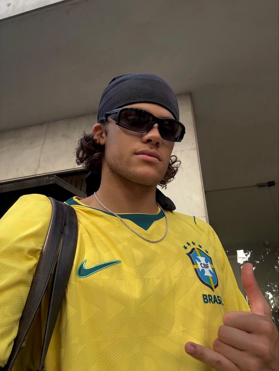 pinheiiirooo's tweet photo. AQUI É O BRASILLLLL https://t.co/9LSi9XD9ZE