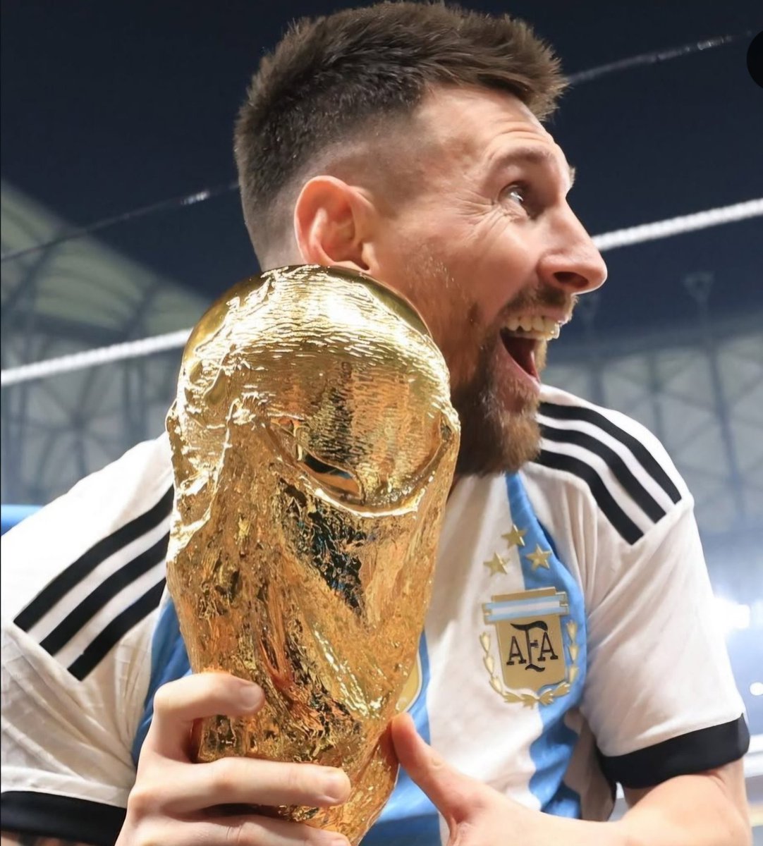 Context Ronaldo tweet media