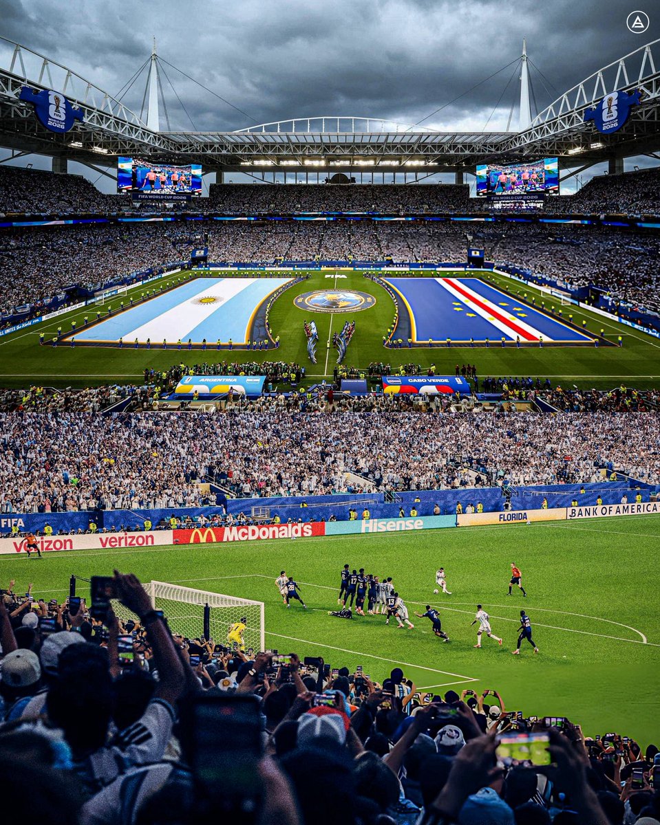 sudanalytics_'s tweet photo. 🤯🇦🇷🇨🇻 Argentina-Cabo Verde fue el PARTIDO MÁS VISTO DE ESTA COPA DEL MUNDO con 2.700 MILLONES DE ESPECTADORES a nivel mundial.

Vía @radiolared. https://t.co/xh5RsVddDH